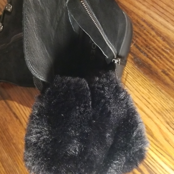 J/Slides NYC leather and faux fur boots - Picture 10 of 11
